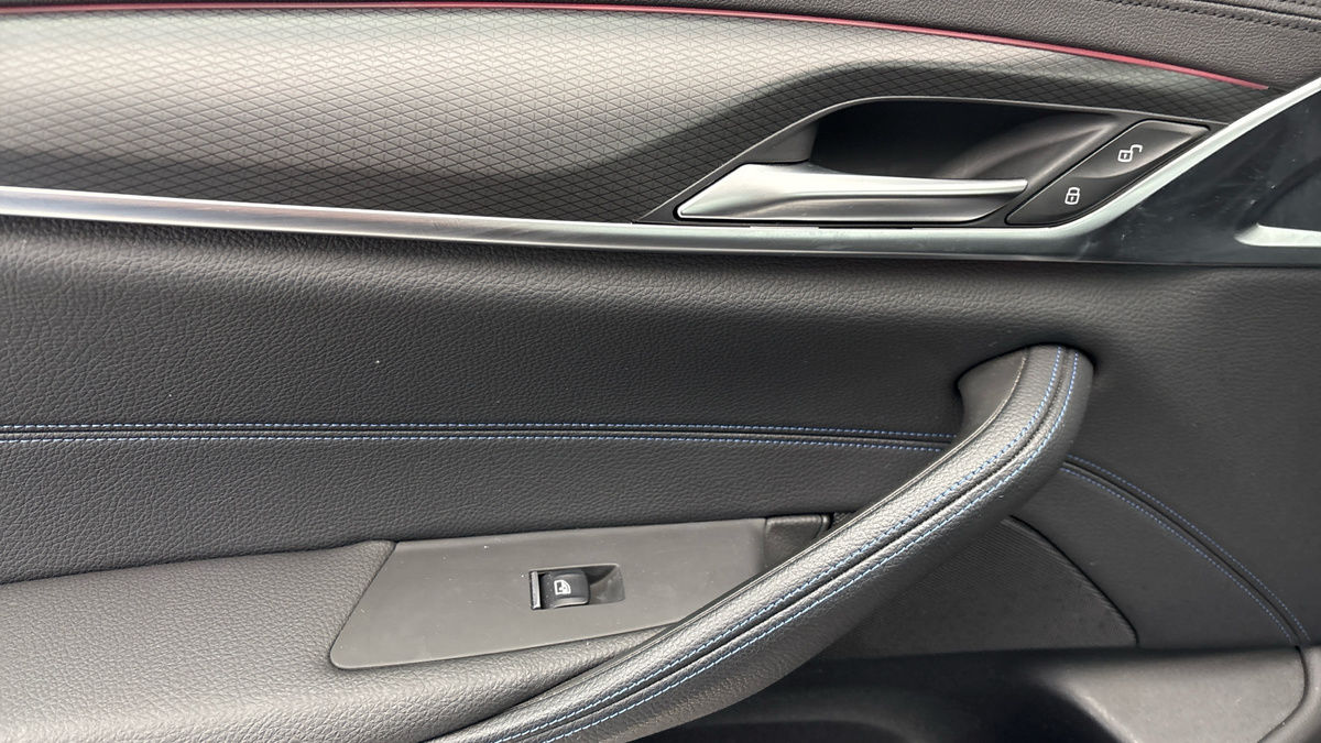 BMW 5 Series Image 19
