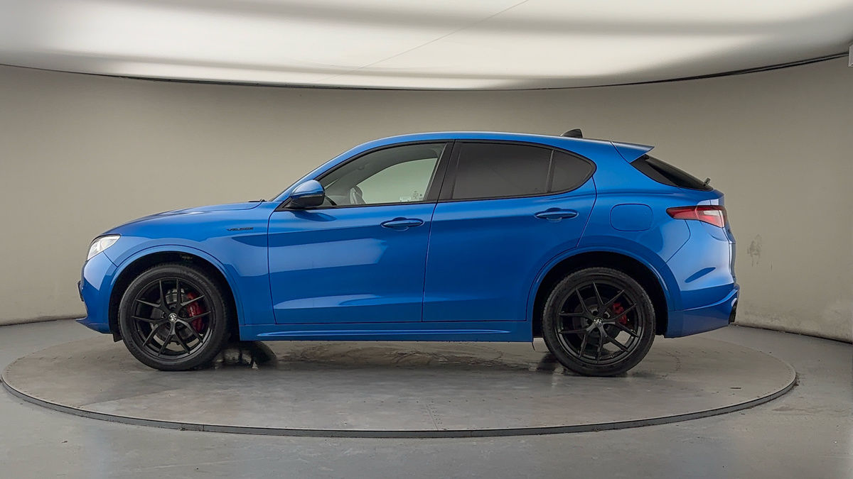 More views of Alfa Romeo Stelvio