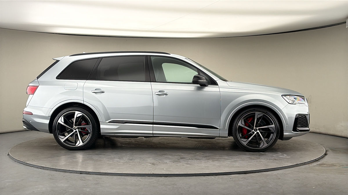 More views of Audi SQ7