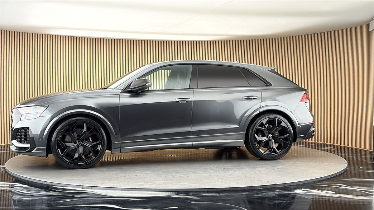 More views of Audi RSQ8