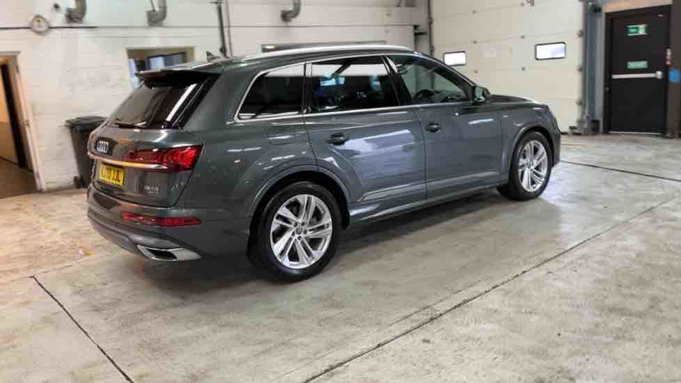 More views of Audi Q7