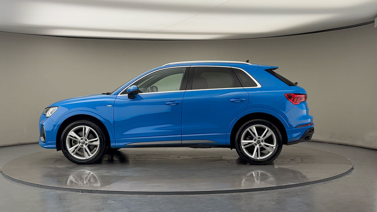 More views of Audi Q3