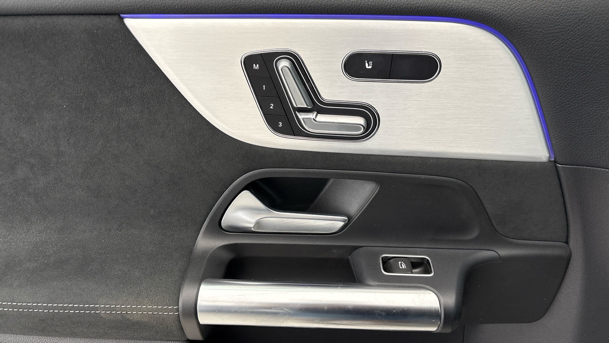Mercedes-Benz GLA Image 19