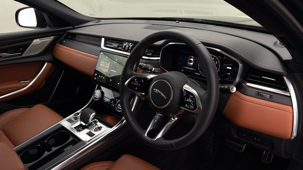 Jaguar XF Image 5