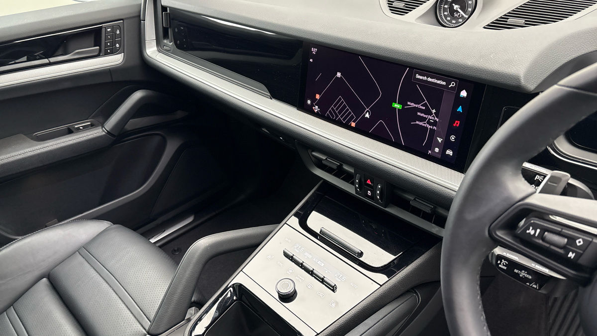 Porsche Cayenne Image 18