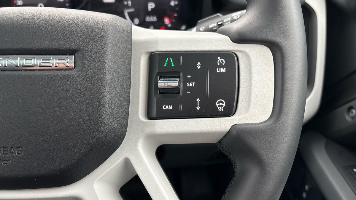 Land Rover Defender 110 Urban Image 14