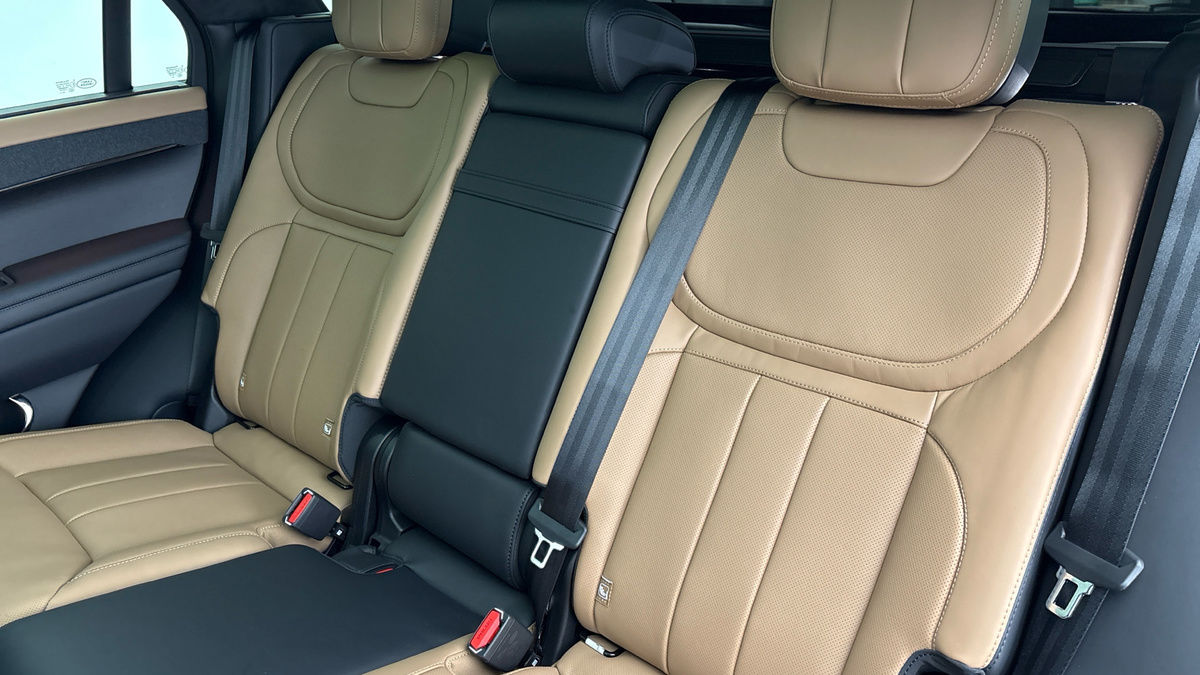 Land Rover Range Rover Sport Image 8