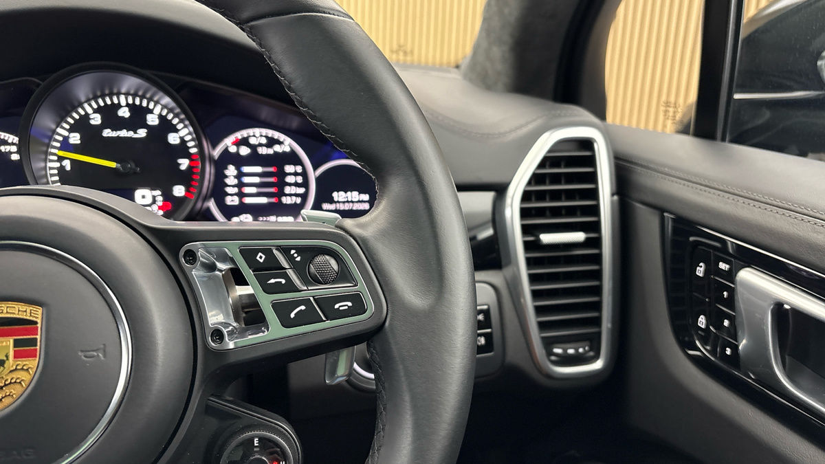 Porsche Cayenne Image 14