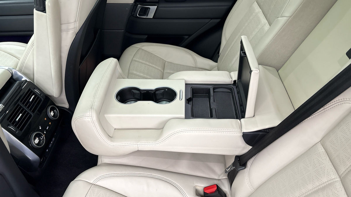 Land Rover Range Rover Sport Image 9