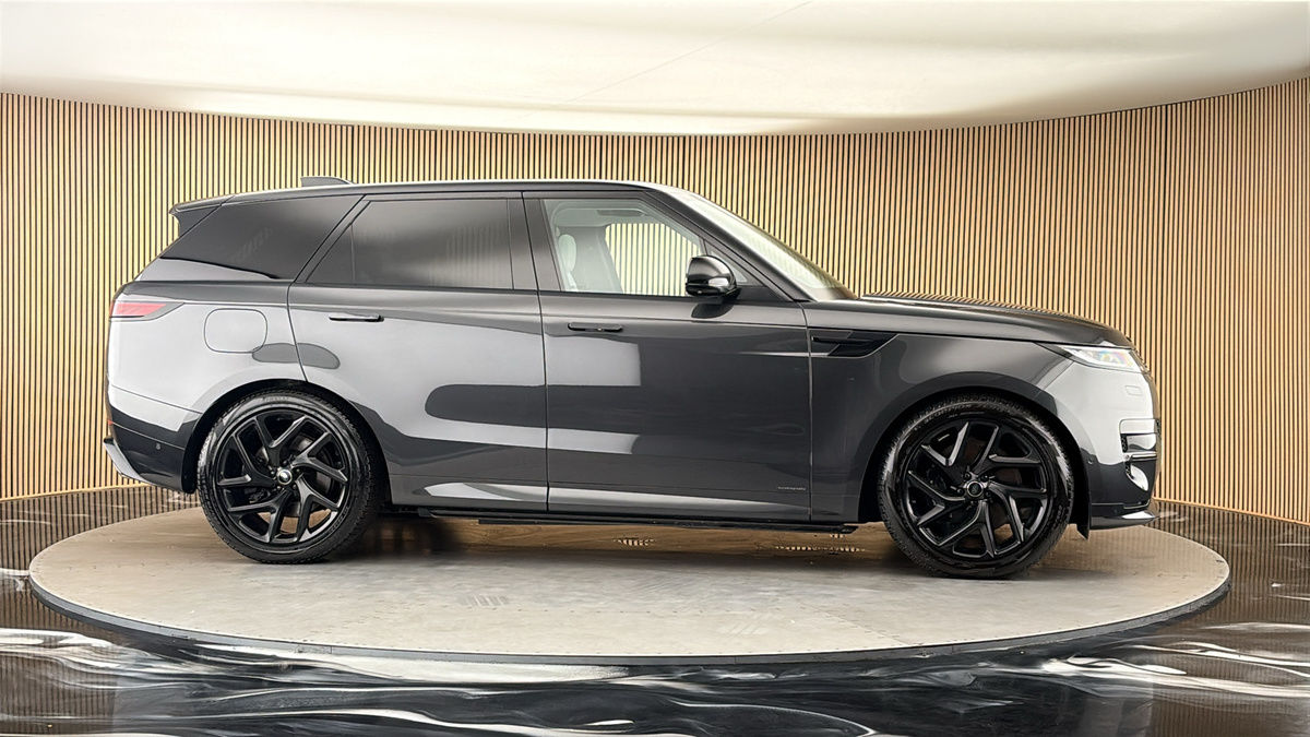 More views of Land Rover Range Rover Sport