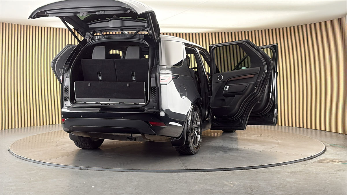 More views of Land Rover Discovery