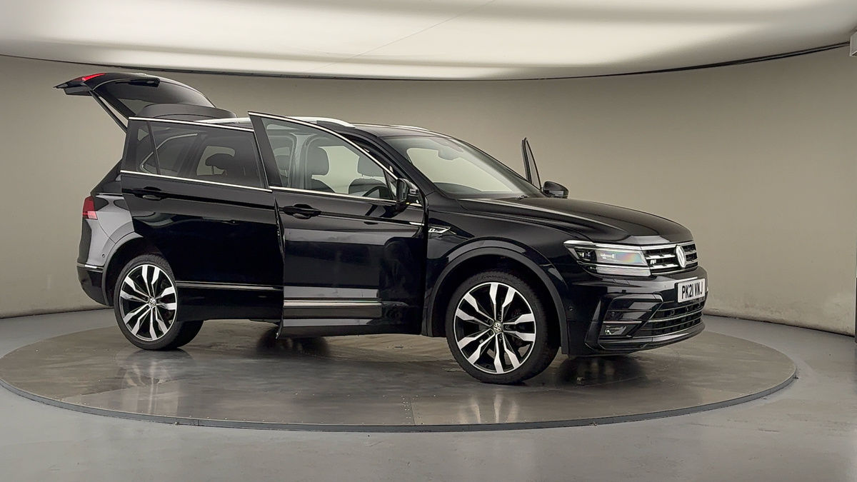 More views of Volkswagen Tiguan Allspace
