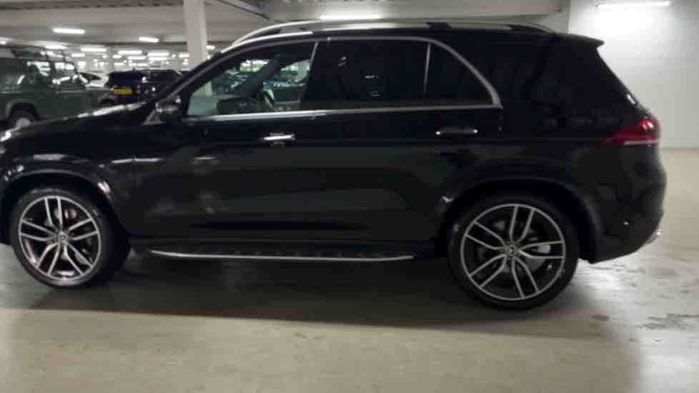 More views of Mercedes-Benz GLE