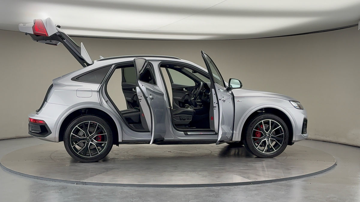 More views of Audi Q5