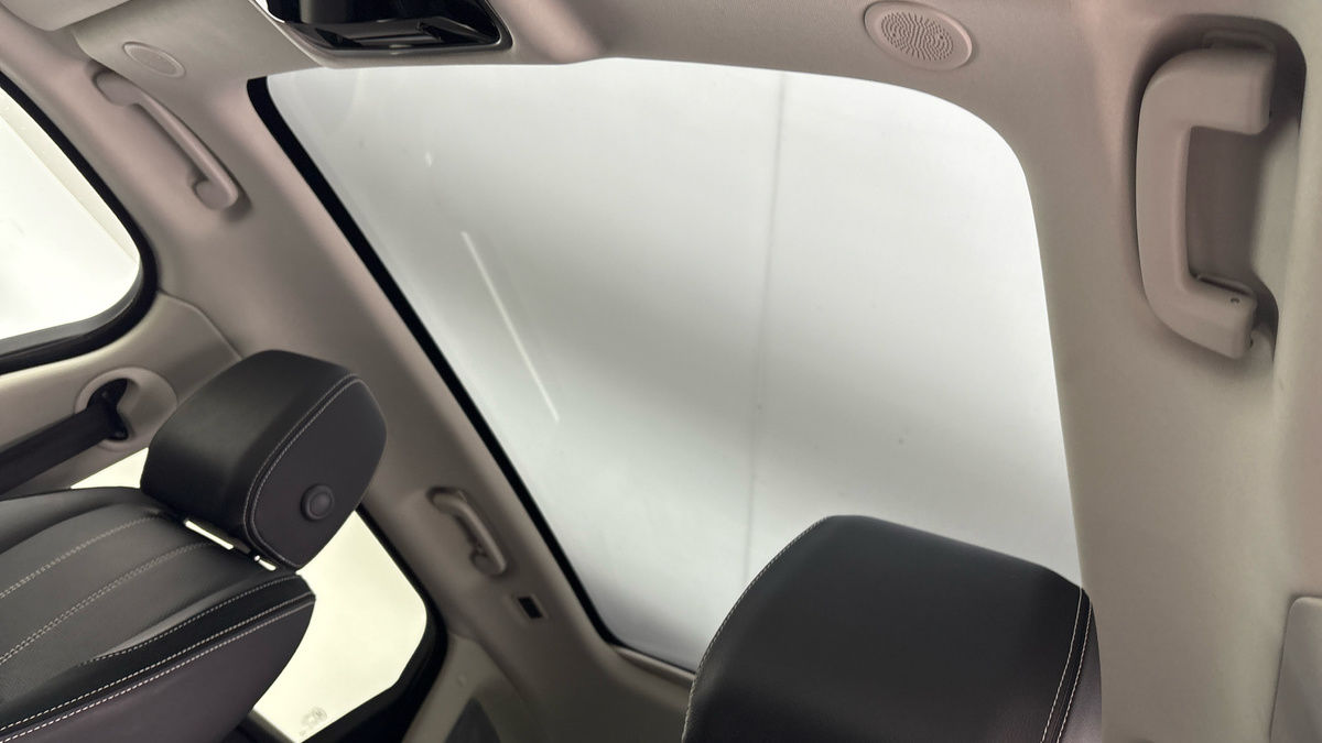 Land Rover Range Rover Velar Image 6