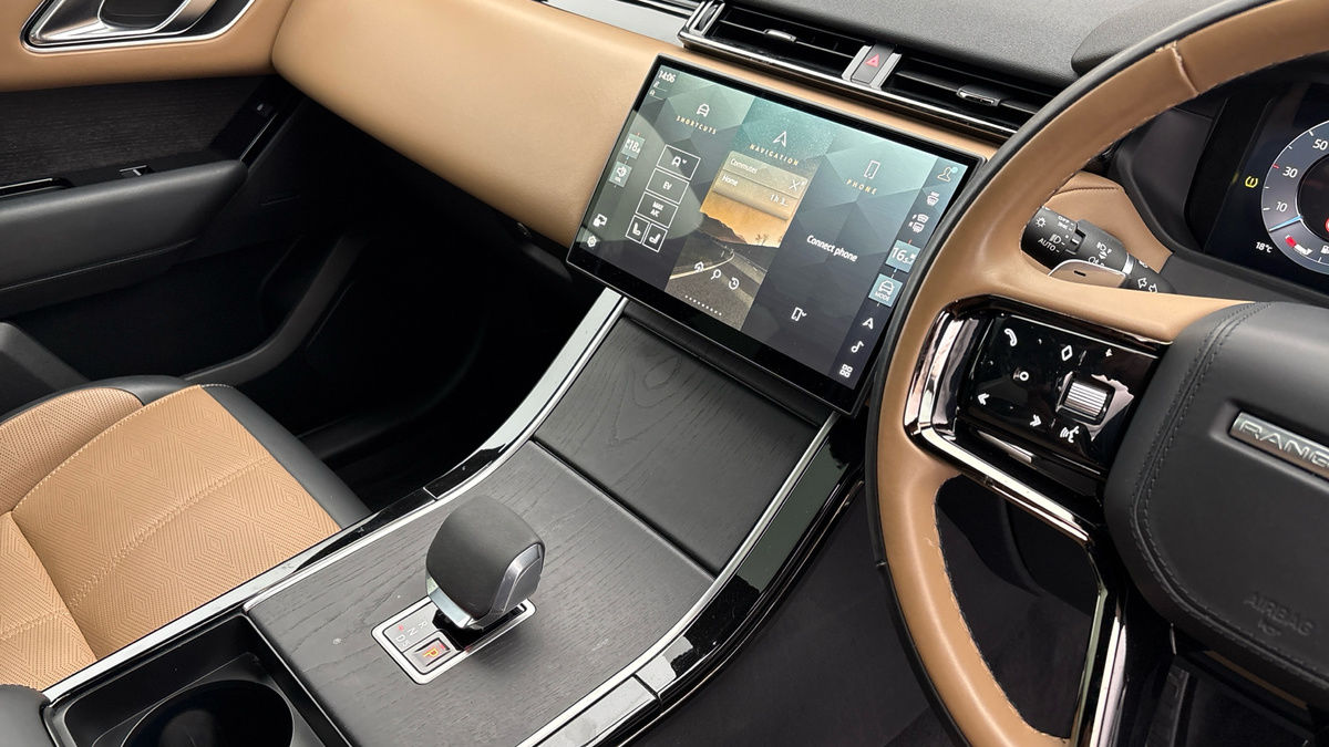 Land Rover Range Rover Velar Image 18