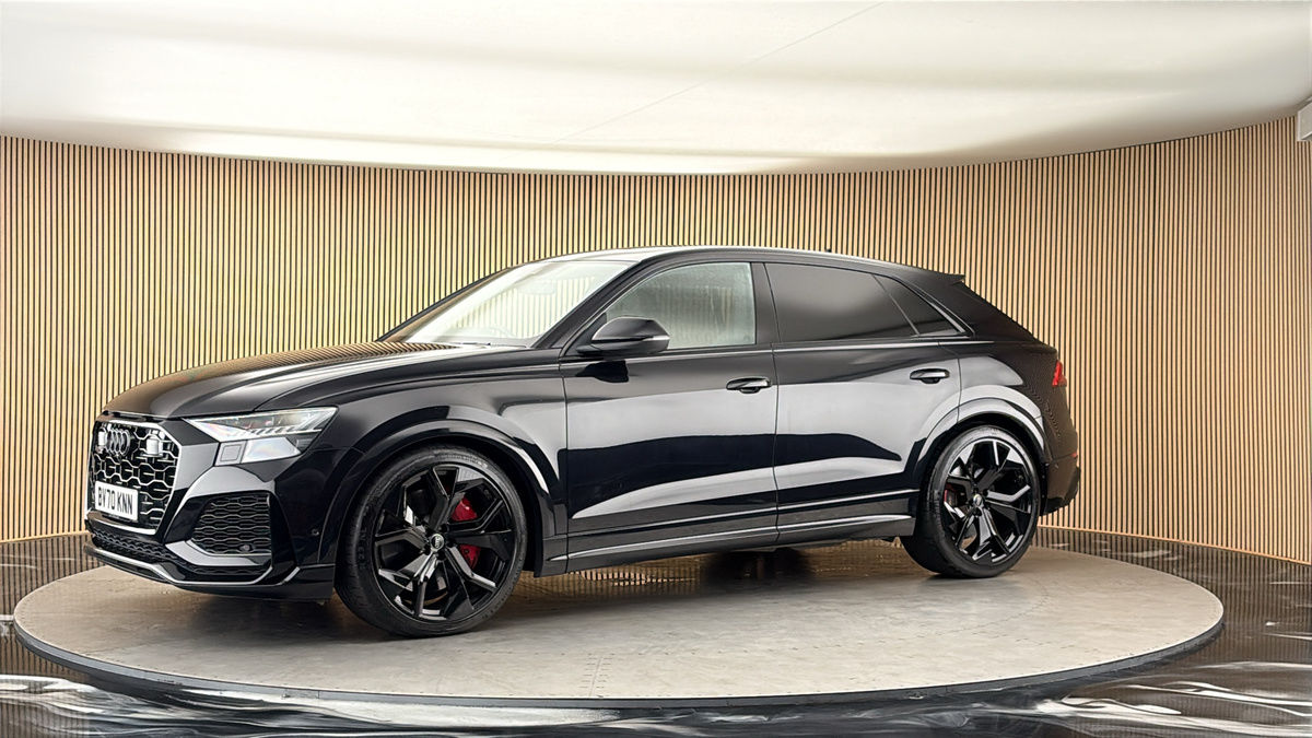 More views of Audi RSQ8