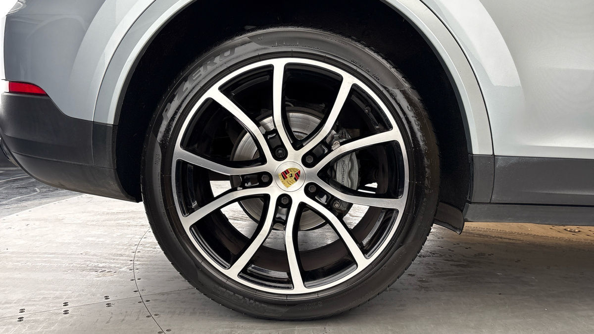 Porsche Cayenne Image 10