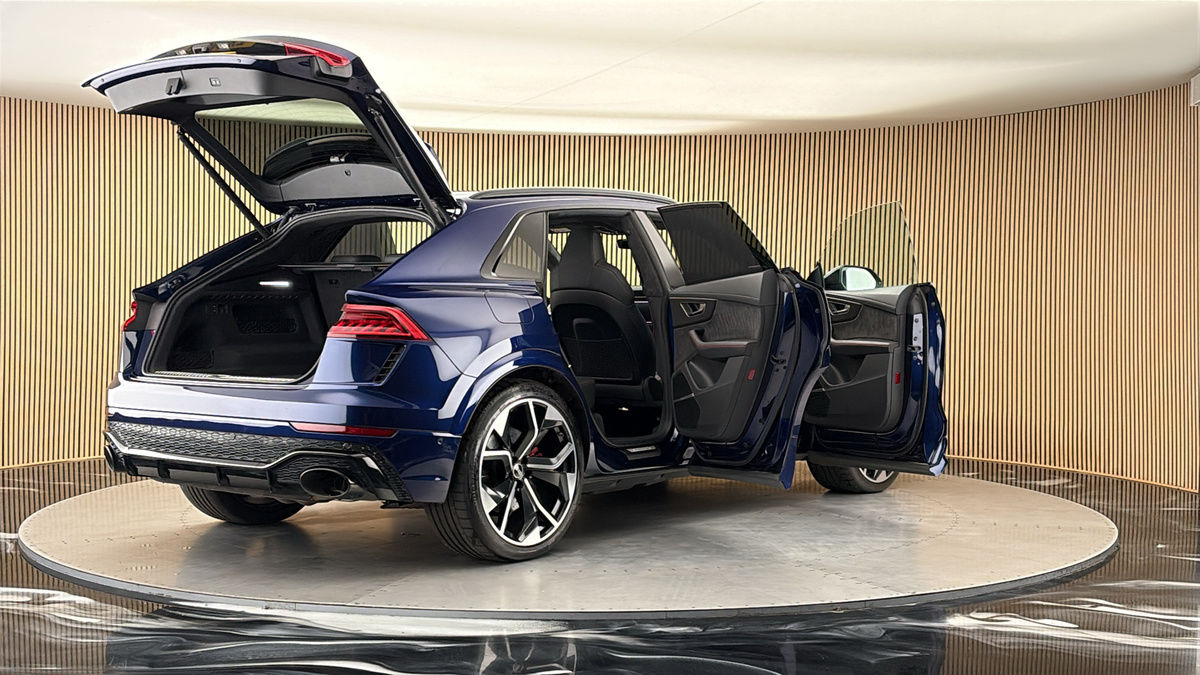 More views of Audi RSQ8