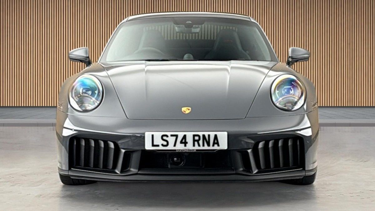Porsche 911 Image 3
