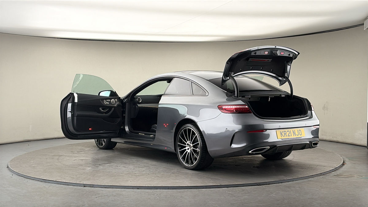 Mercedes-Benz E Class Image 23