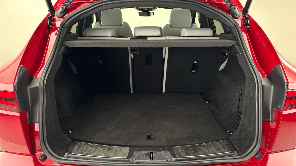 Jaguar E-PACE Image 11