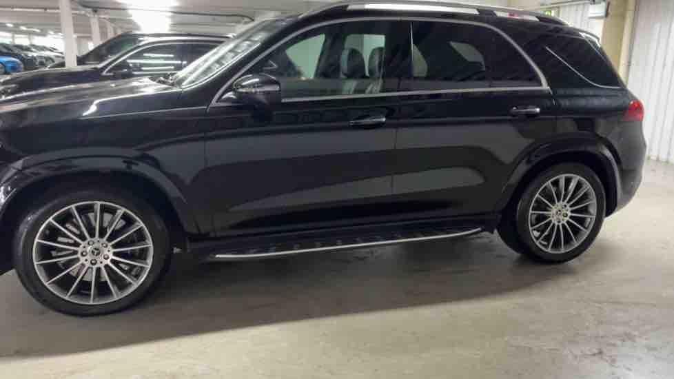 More views of Mercedes-Benz GLE