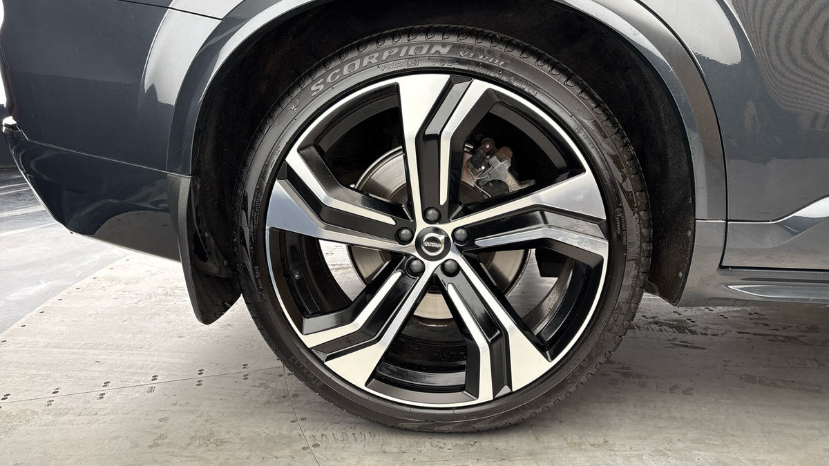 Volvo XC90 Image 10