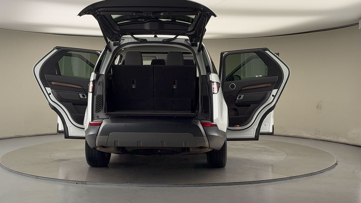 More views of Land Rover Discovery