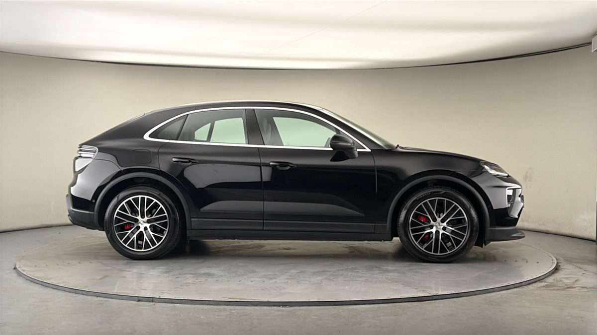 More views of Porsche Macan
