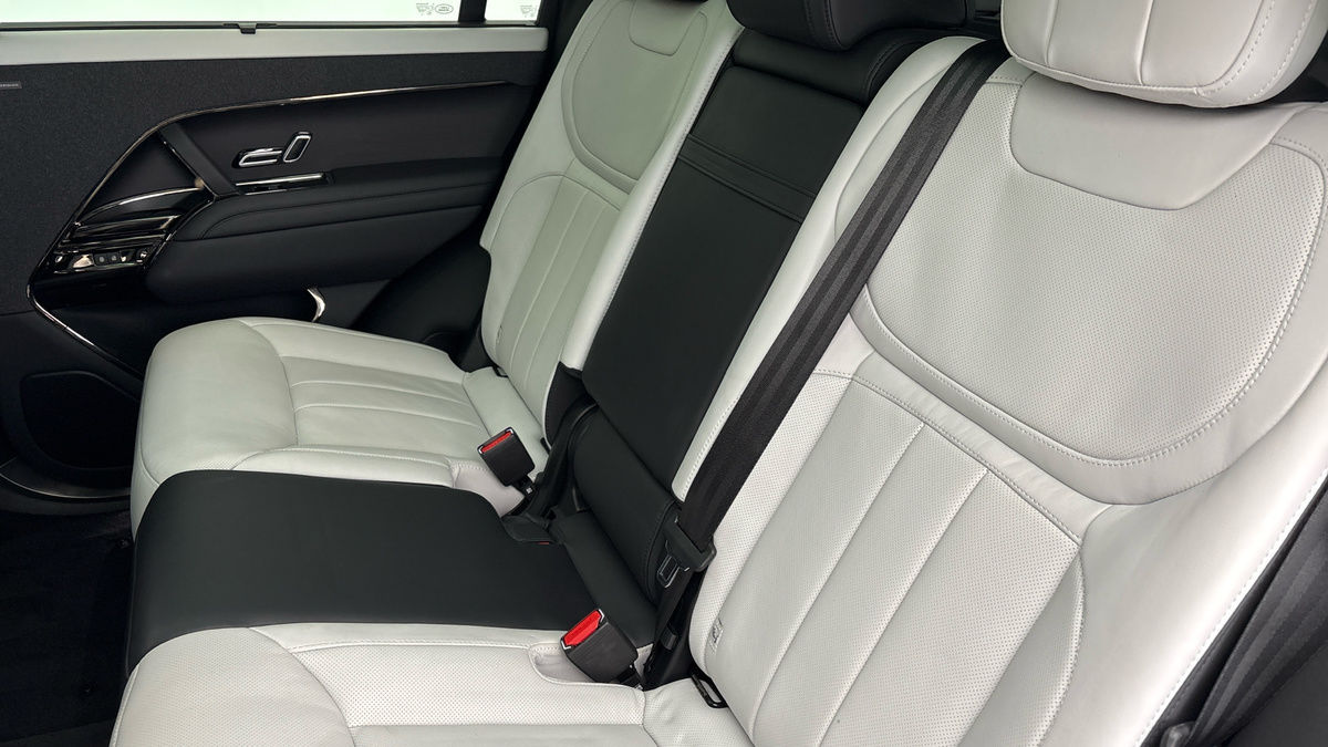 Land Rover Range Rover Sport Urban Image 8