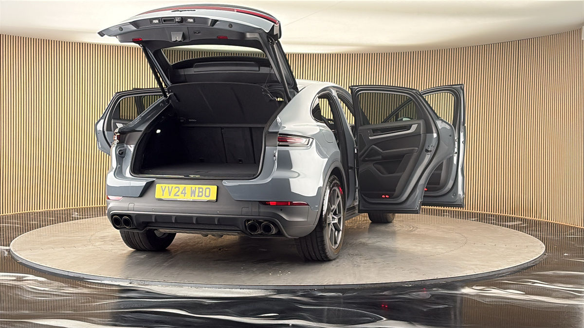 More views of Porsche Cayenne
