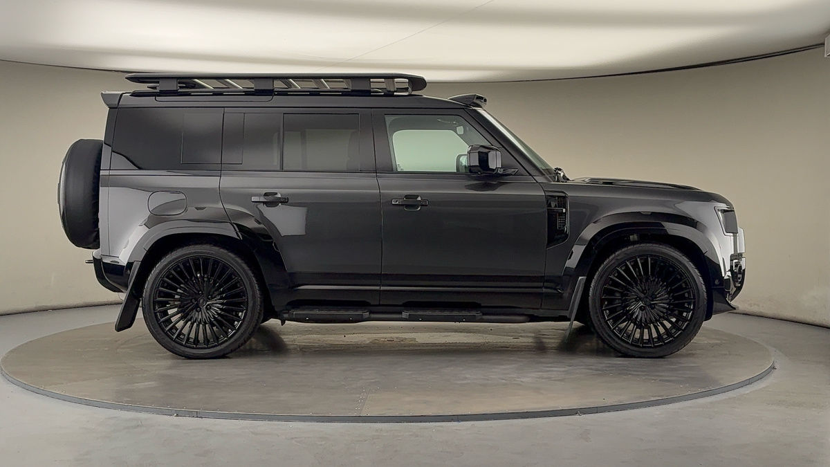 Land Rover Defender 110 Urban Image 16