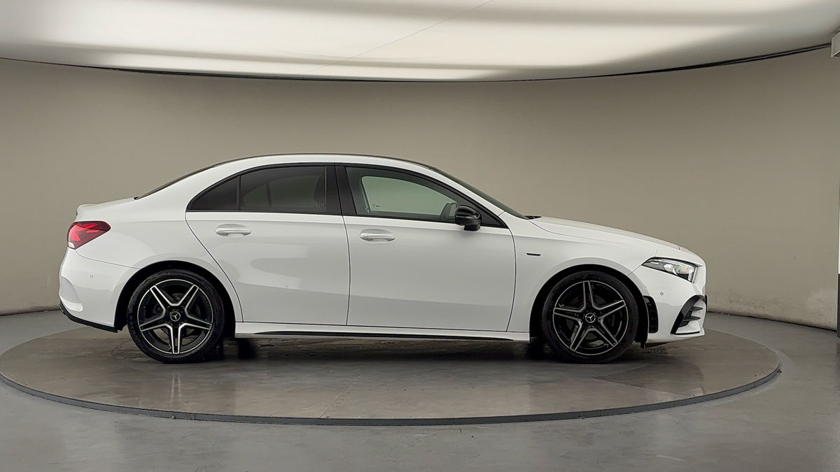 Mercedes-Benz A Class Image 16