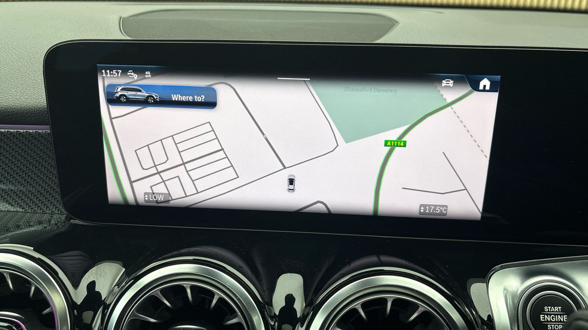 Mercedes-Benz GLB Image 17