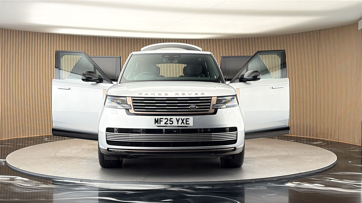 More views of Land Rover Range Rover