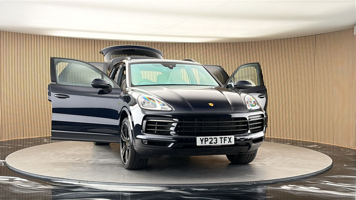 More views of Porsche Cayenne
