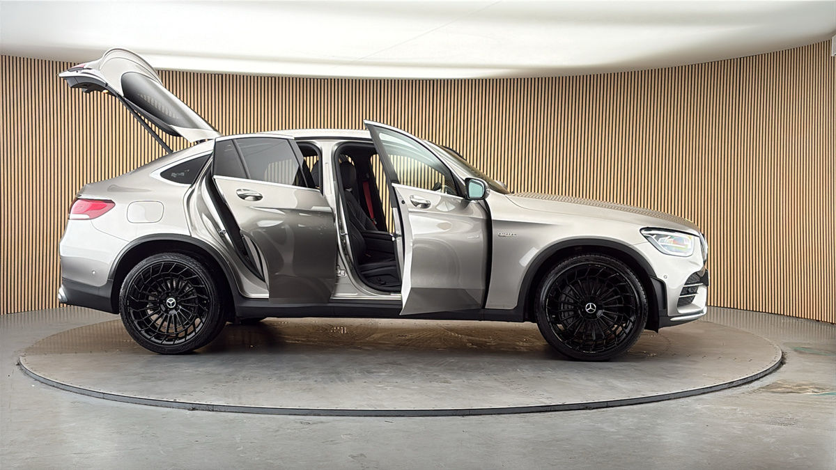 More views of Mercedes-Benz GLC