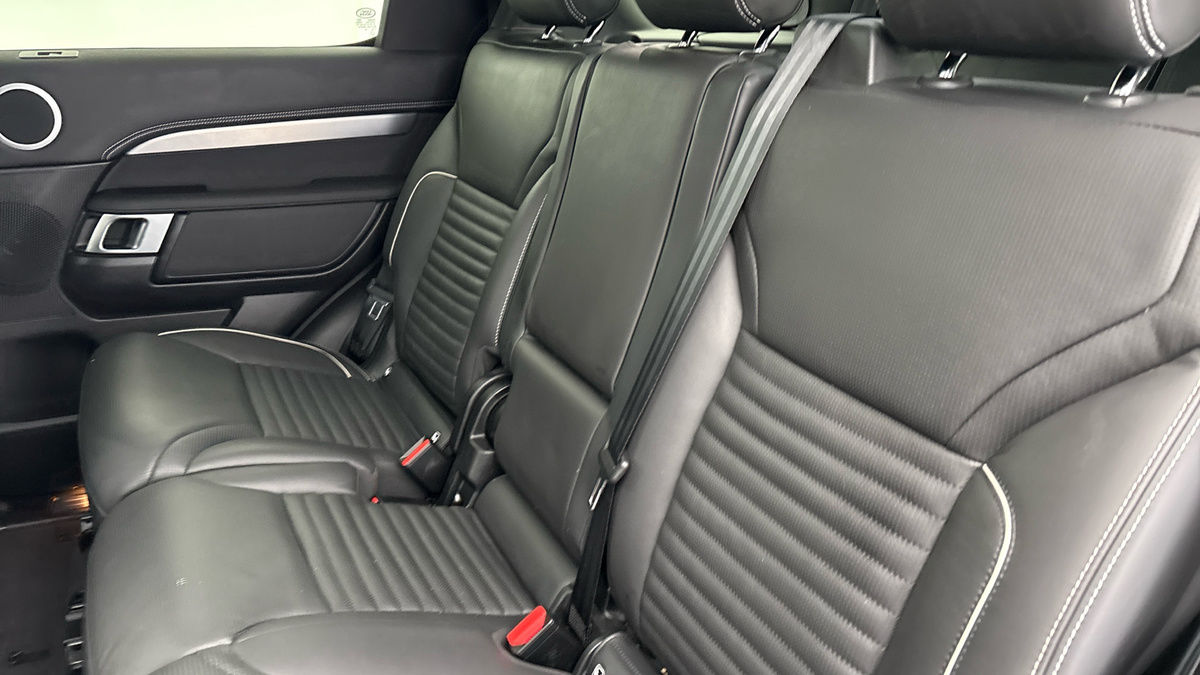 Land Rover Discovery Image 8