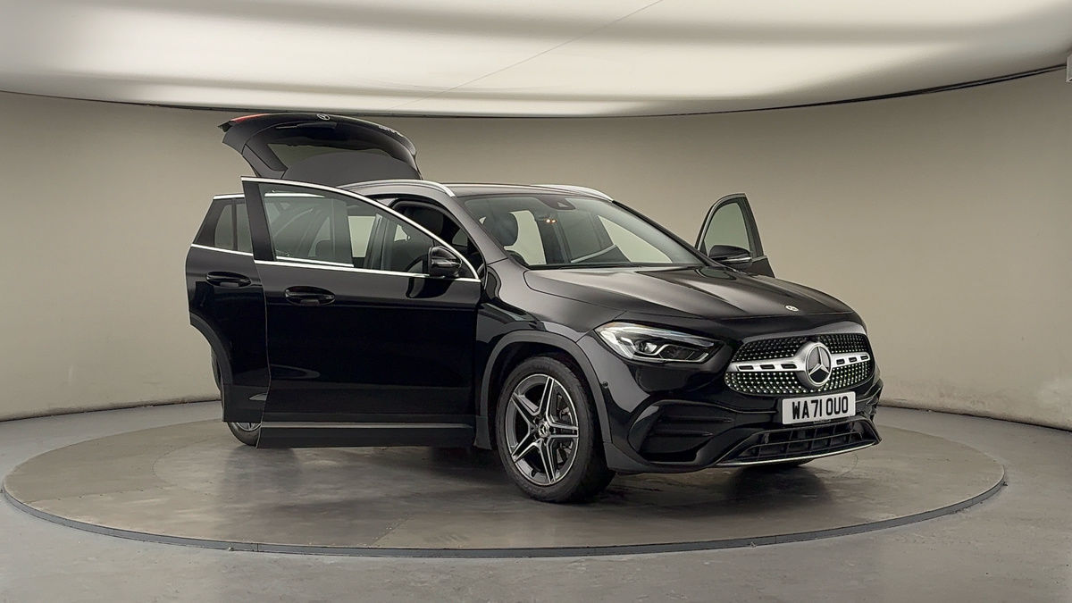 More views of Mercedes-Benz GLA