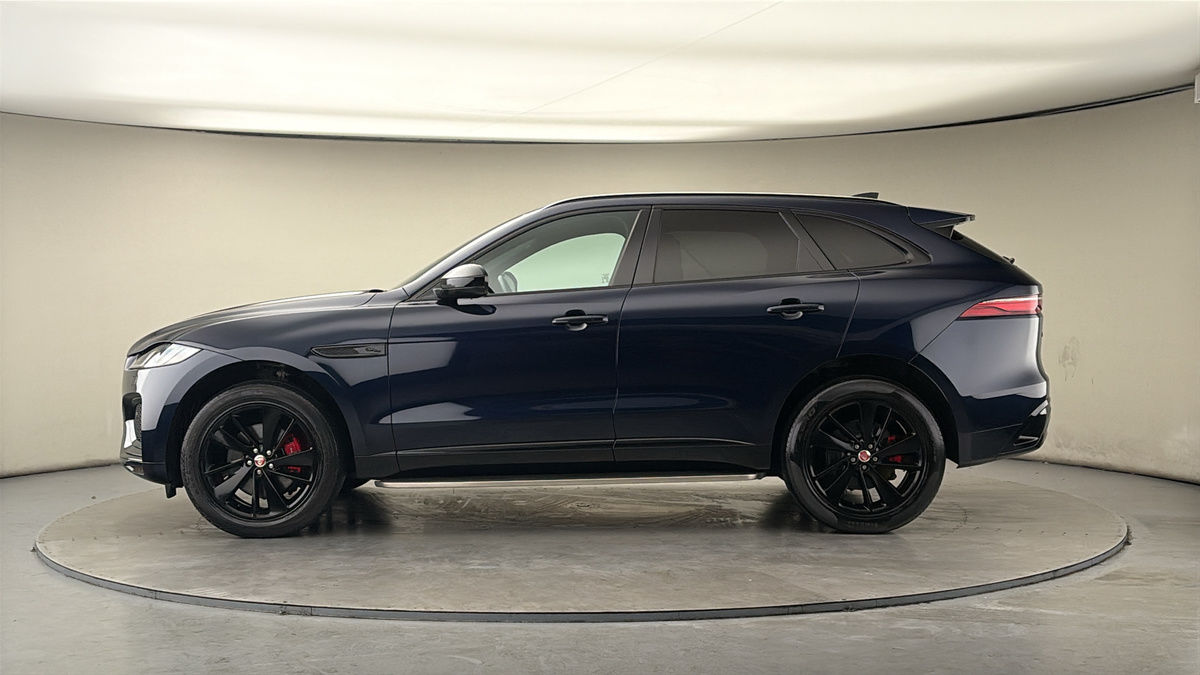 Jaguar F-PACE Image 15