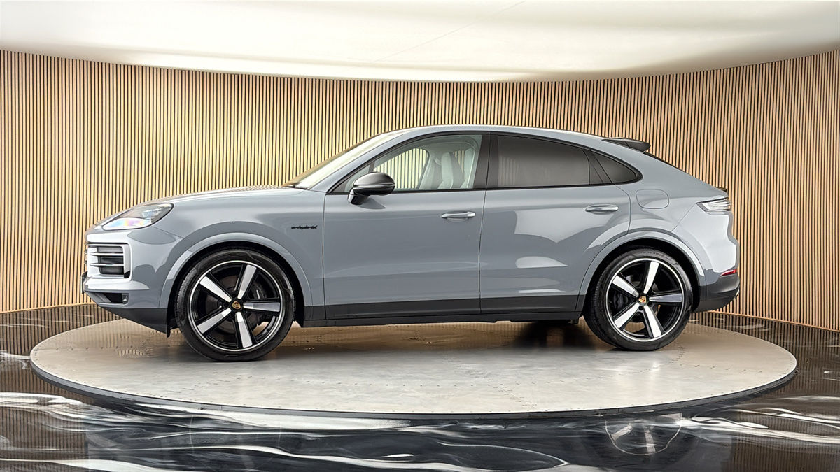 More views of Porsche Cayenne