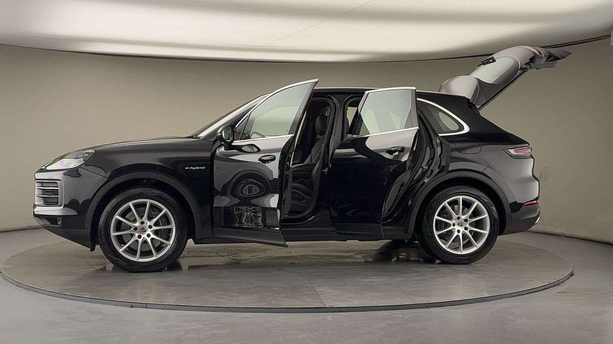 More views of Porsche Cayenne