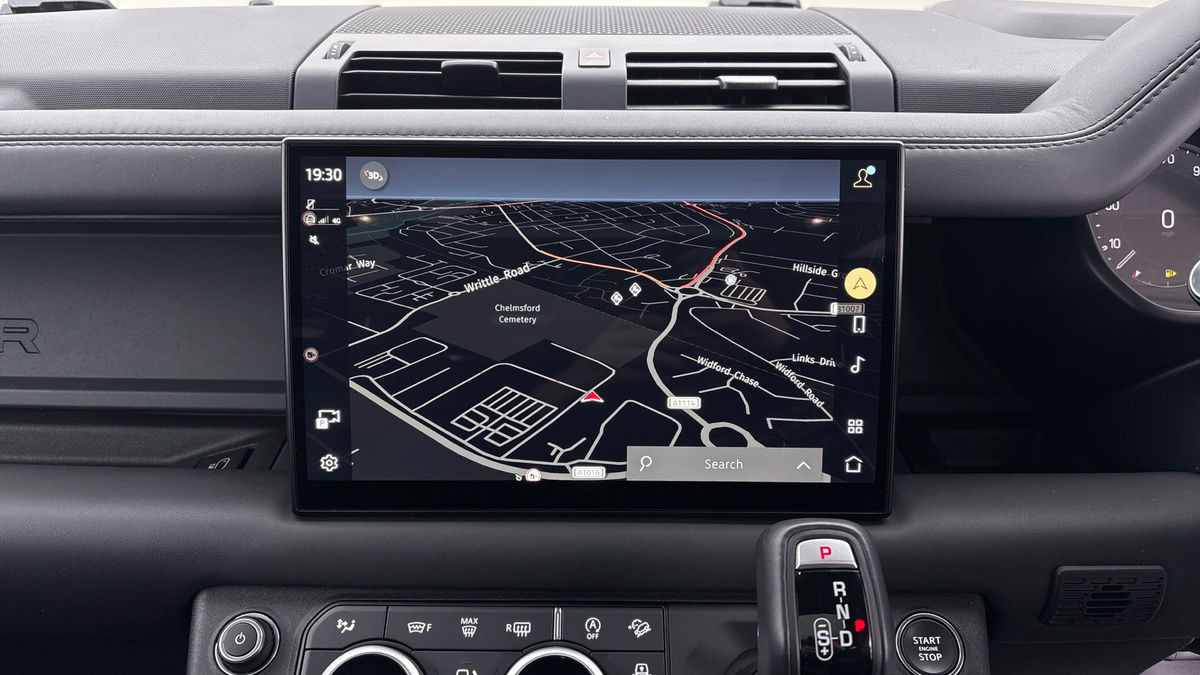 Land Rover Defender 90 Image 17