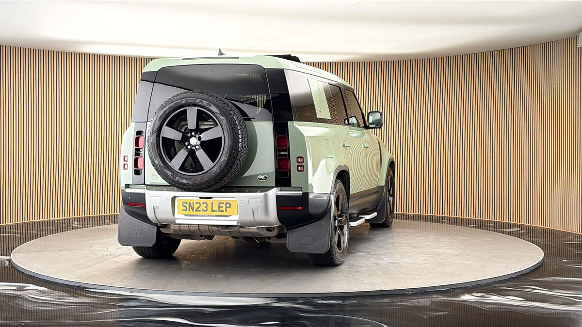 More views of Land Rover Defender 110