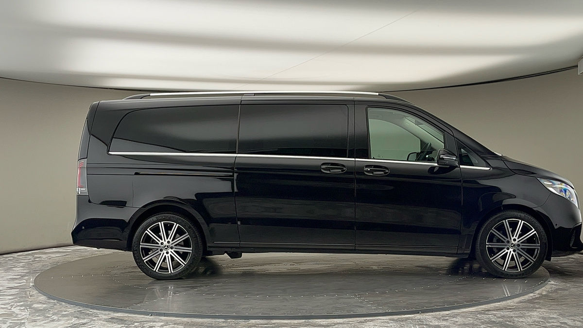 Mercedes-Benz V Class Image 16