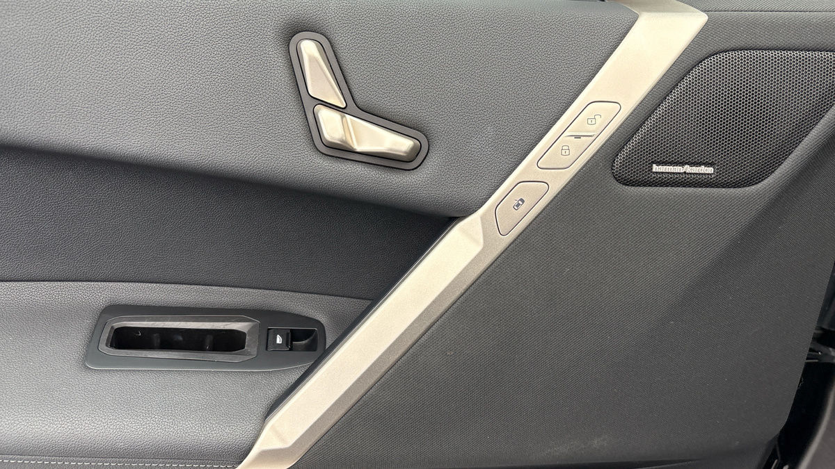 BMW iX Image 20
