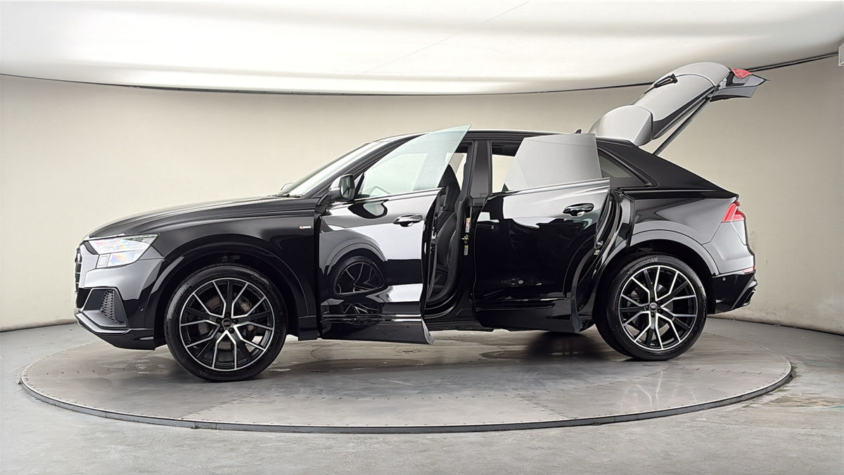 More views of Audi Q8