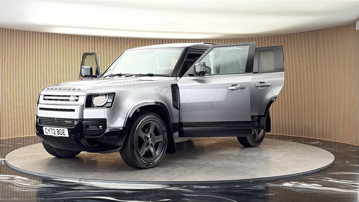 More views of Land Rover Defender 110