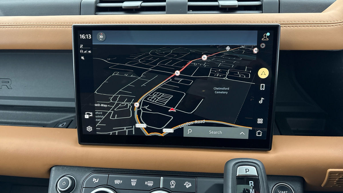 Land Rover Defender 110 Urban Image 17